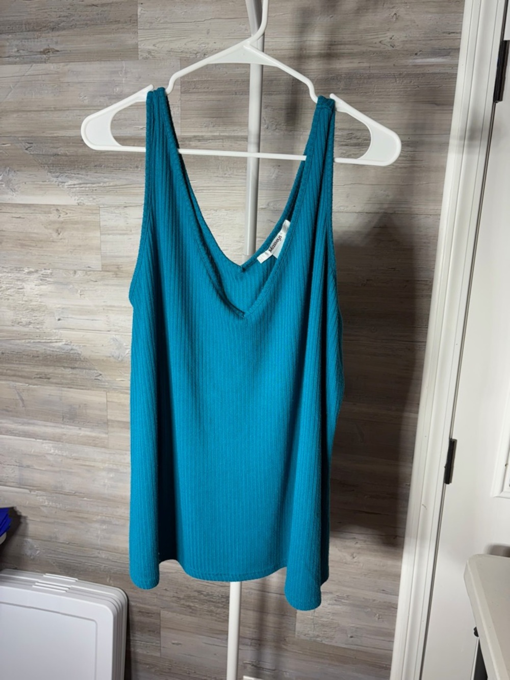 Ribbed V-Neck Tank Top in Teal Blue 1507